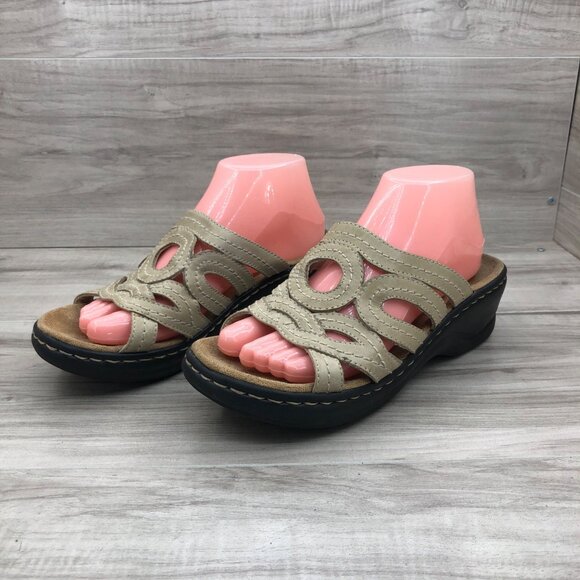 Clarks Sandals Womens 8.5M Tan Leather Slip On Comfort Shoes - Picture 4 of 12